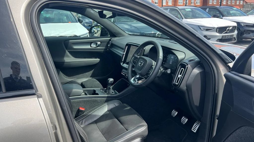 Volvo XC40 R-design T3 163 Hp ND71WEF #4