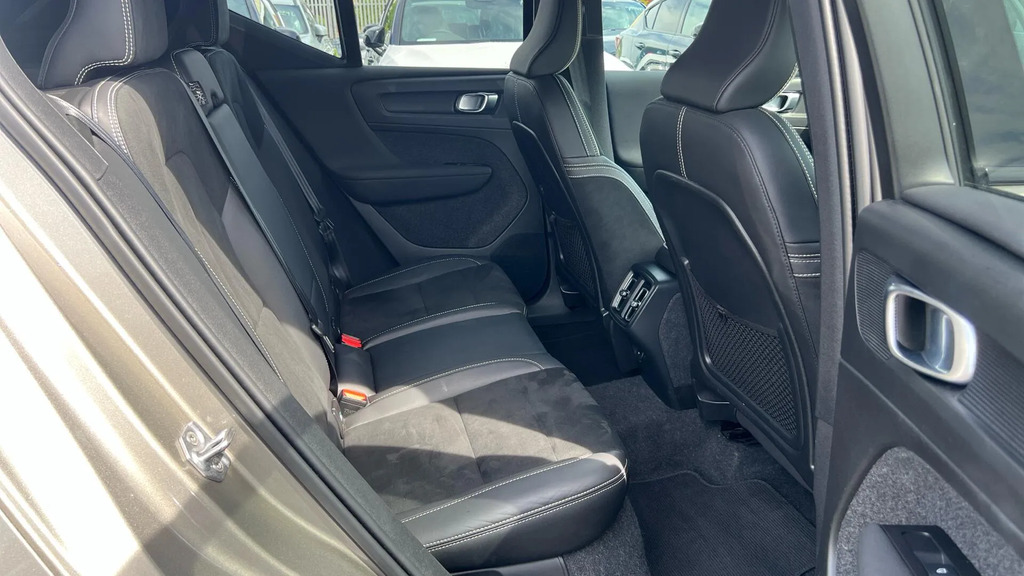 Volvo XC40 R-design T3 163 Hp ND71WEF #6