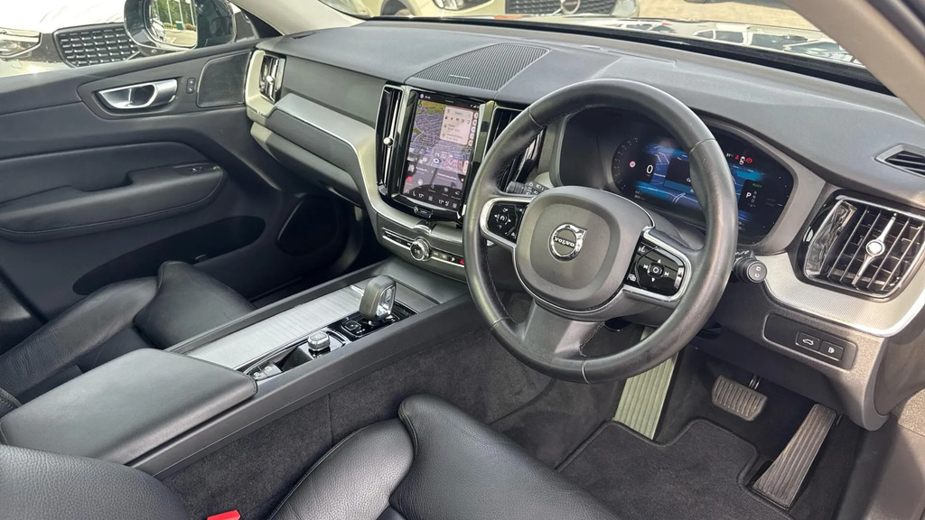 Volvo XC60 Plus Dark T6 Awd 350 Hp NL73TZG #4
