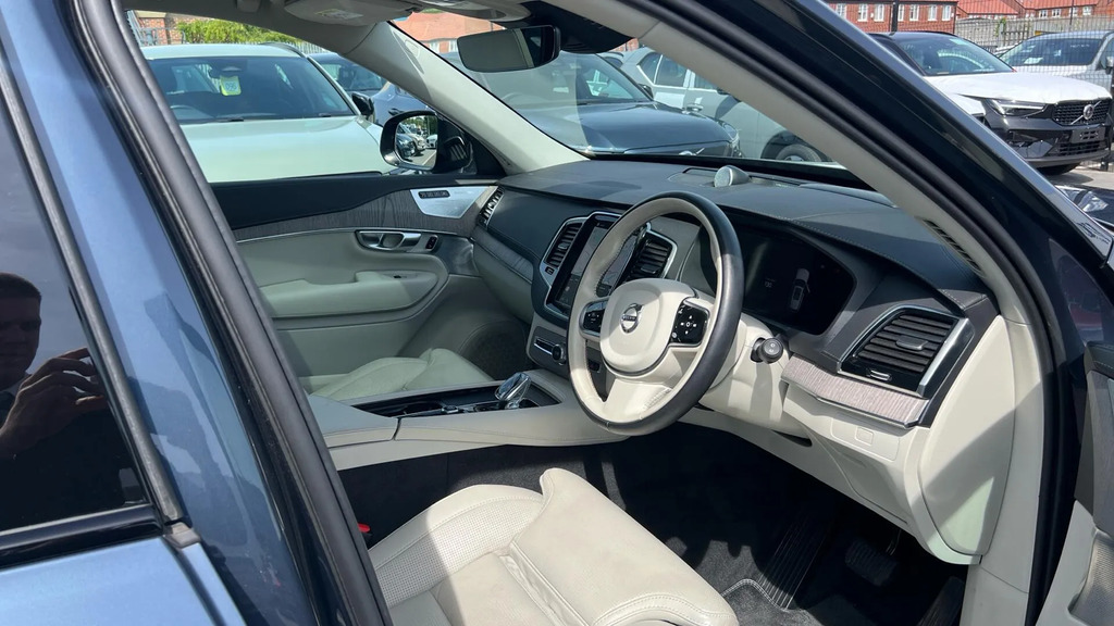Volvo XC90 Ultimate Dark B6 Awd Mild Hybrid NA73TXL #4