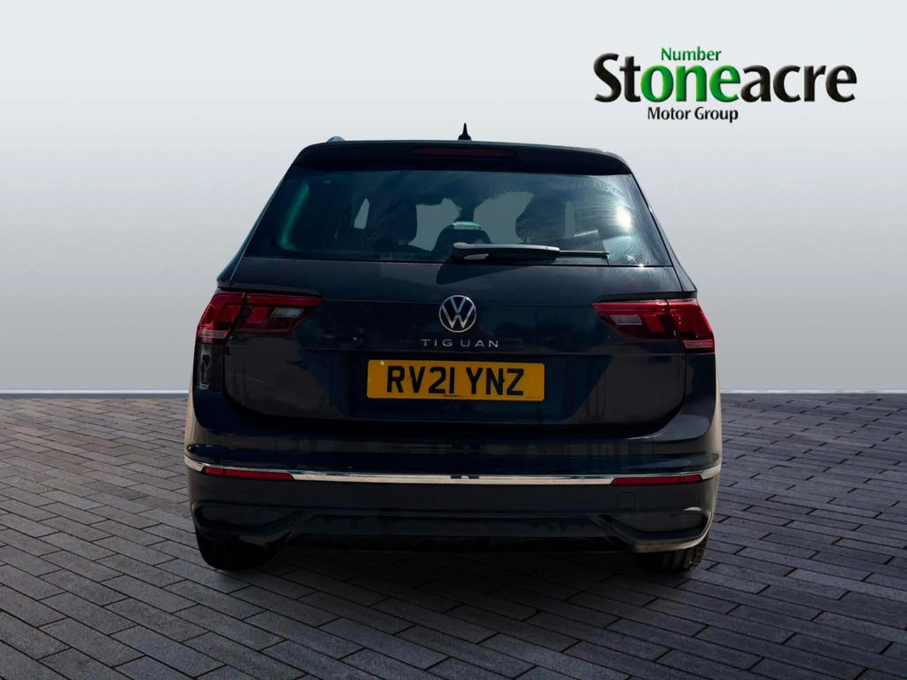 Volkswagen Tiguan 1.5 Tsi 150 Life RV21YNZ  #4