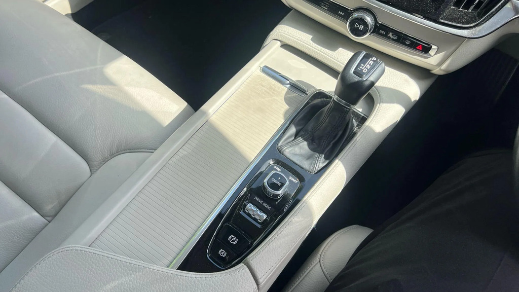 Volvo S90 Saloon Black #9