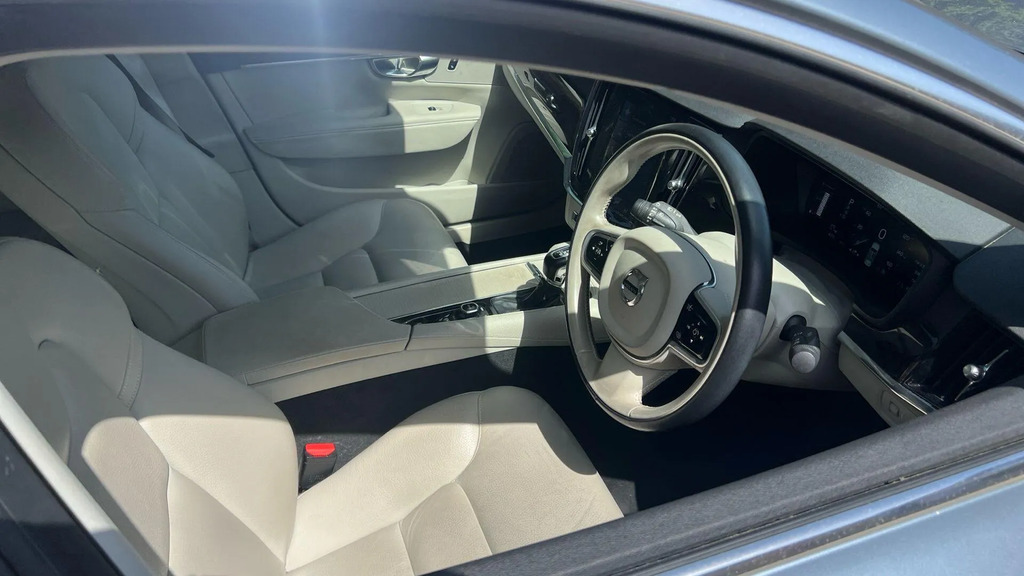 Volvo S90 Saloon Black #10
