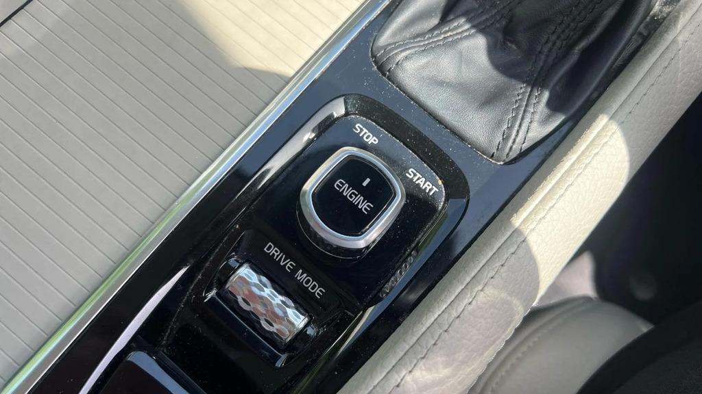 Volvo S90 Saloon Black #17