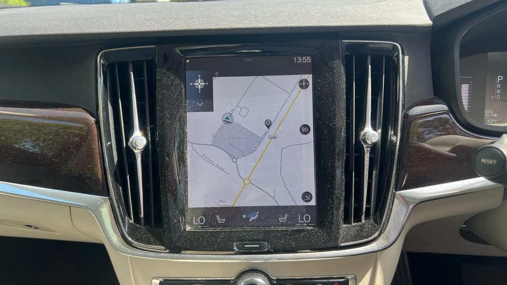 Volvo S90 Saloon Black #25