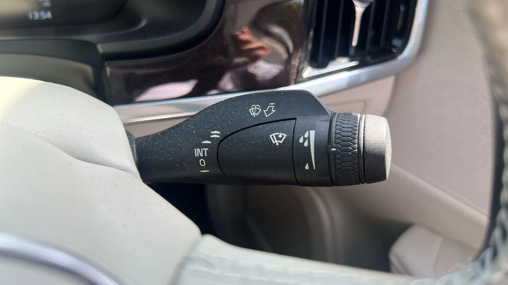 Volvo S90 Saloon Black #15