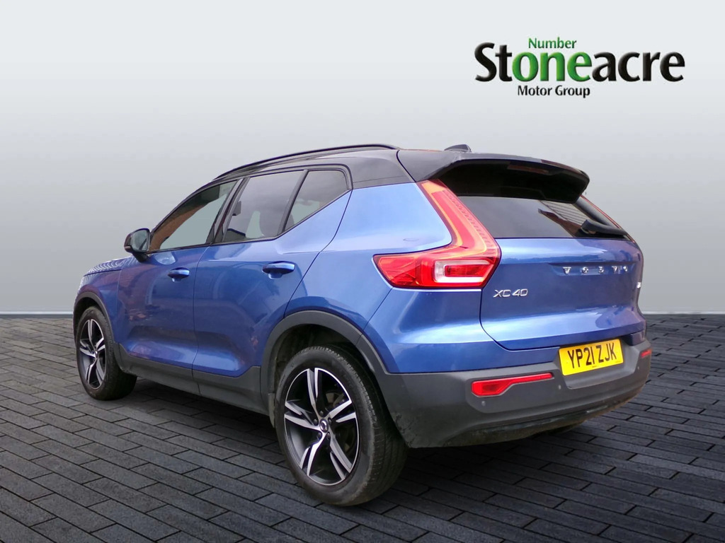 Volvo XC40 R-design T3 163 Hp YP21ZJK #5