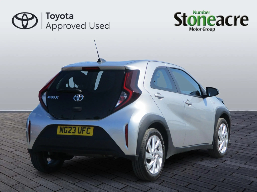 Toyota Aygo X 1.0 Vvt-i Pure NG23UFC  #3