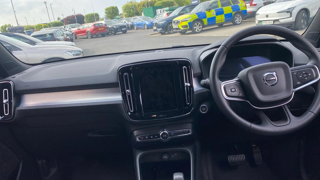Volvo XC40 Core B3 163 Hp YM25OSR  #5
