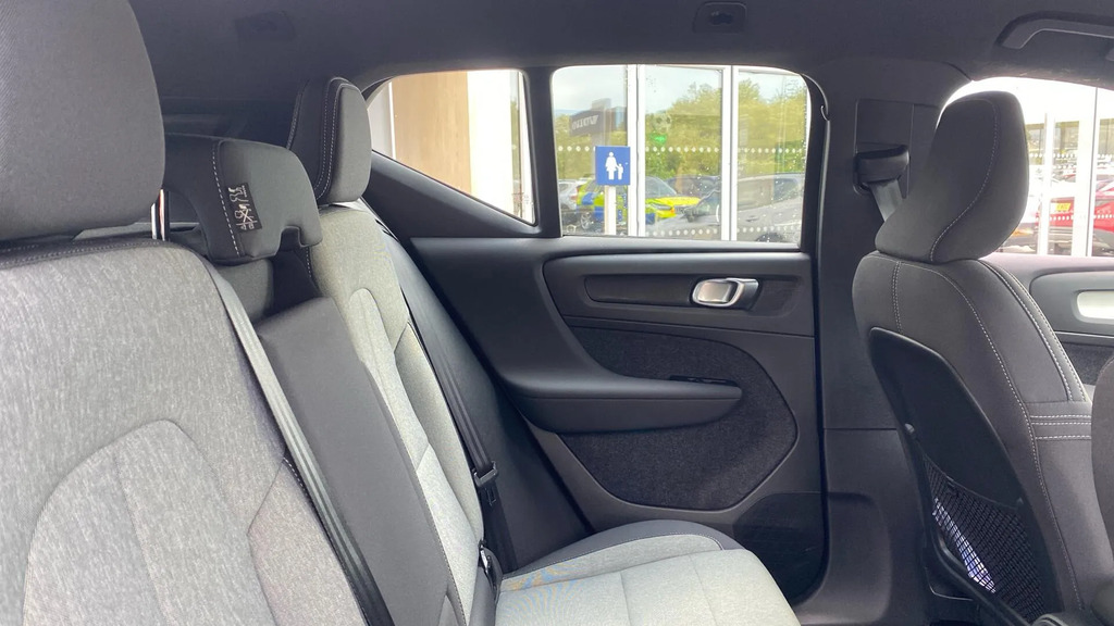 Volvo XC40 Core B3 163 Hp YM25OSR  #6