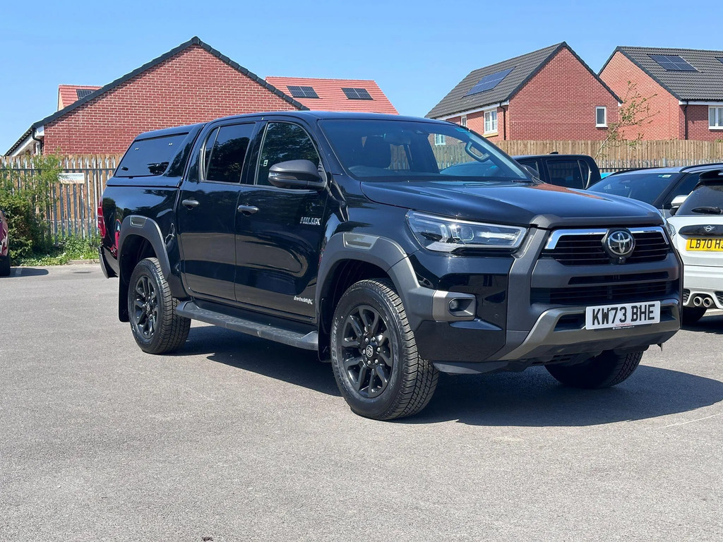 Toyota HILUX Invincible X Dcab Pick Up 2.8 D-4d 