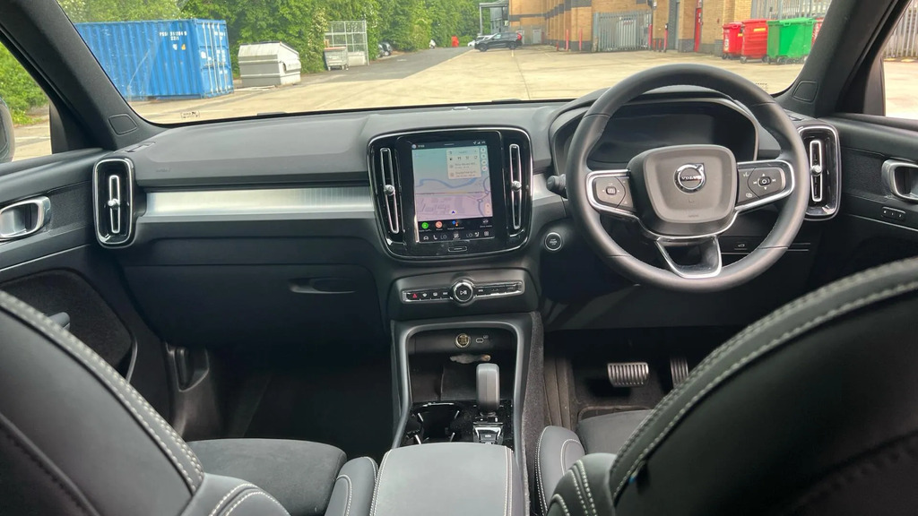 Volvo XC40 2.0 B4p Plus Dark RO75OUF #5