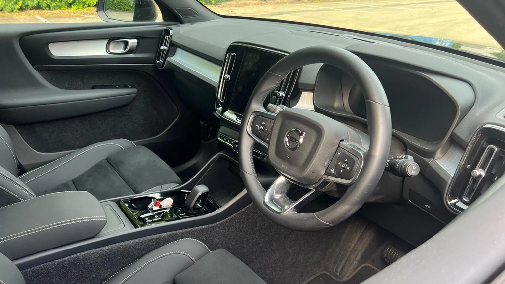 Volvo XC40 2.0 B4 Mhev Plus Black Edition Dct Euro 6 S RO75LZX #4