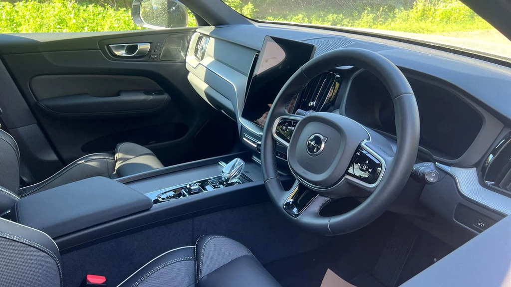 Volvo XC60 2.0 B5 Mhev Plus Black Edition Awd Euro 6 S WF75FNT #4