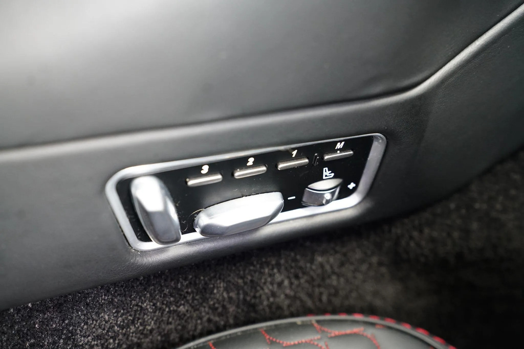 Aston Martin Vanquish V12 Black #18