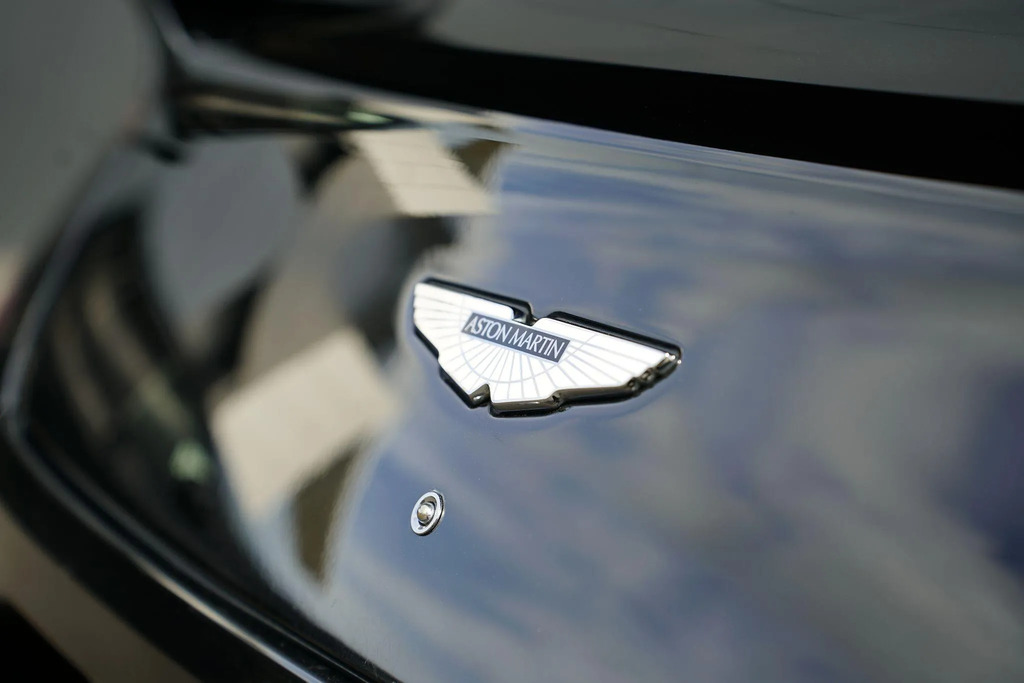 Aston Martin Vanquish V12 Black #27