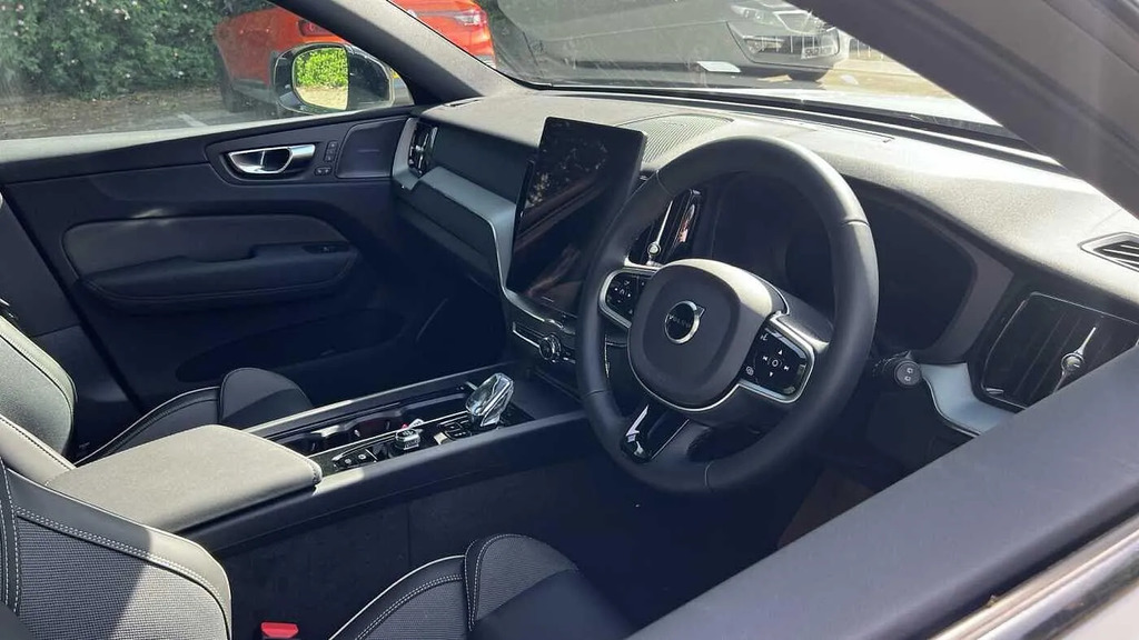 Volvo XC60 2.0 B5 Mhev Plus Black Edition Awd Euro 6 S ND26LNH  #4