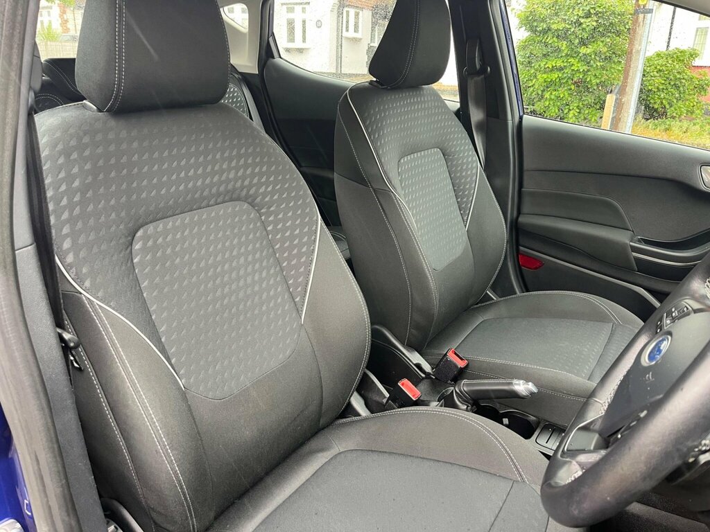 Ford Fiesta 1.0T Ecoboost Zetec Euro 6 Ss GY18GBO Blue #3