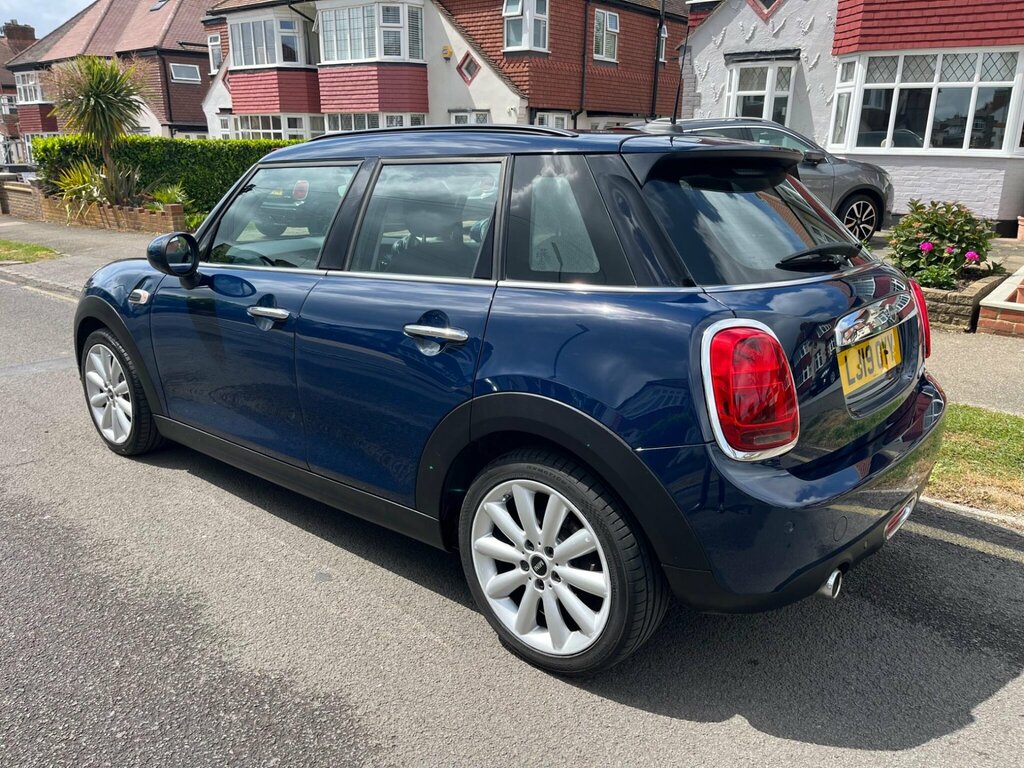 Mini Hatch 1.5 Cooper Classic Euro 6 Ss LJ19OYY Blue #2