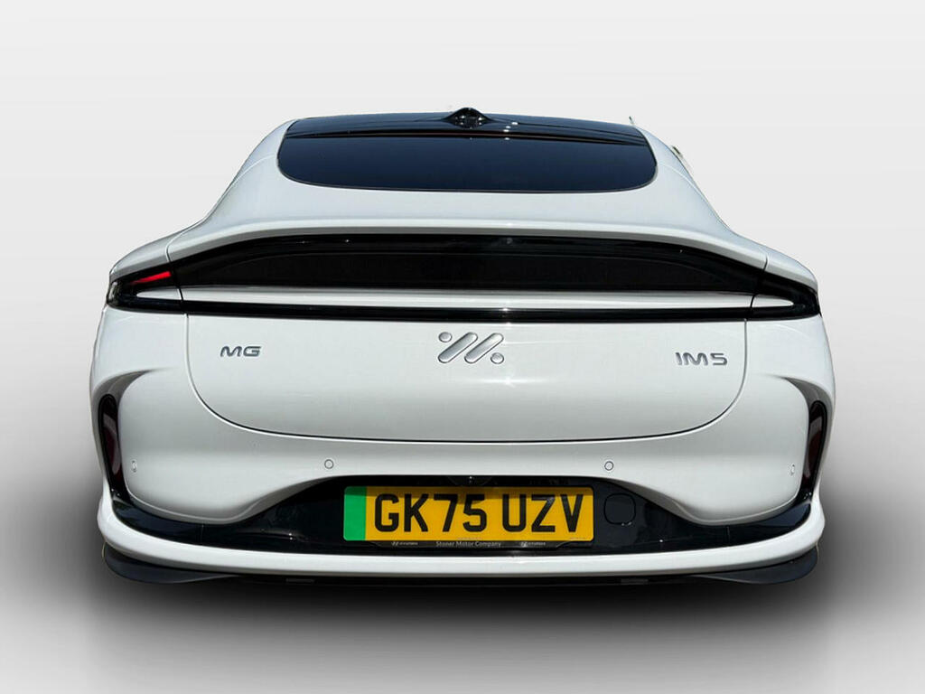 MG IM5 217Kw Standard Range 75Kwh GK75UZV White #6