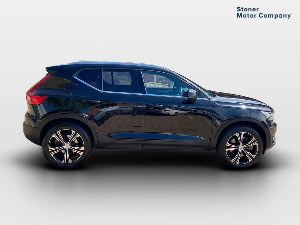 Volvo XC40 1.5 T5 262 Hybrid Inscription Pro Geartronic Black #2