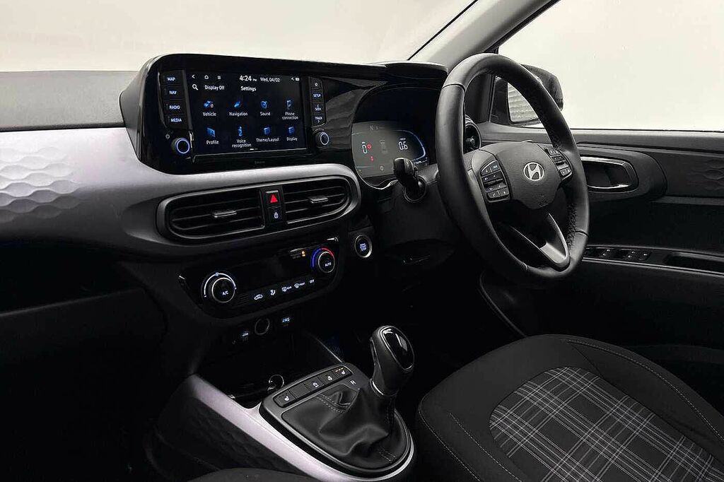 Hyundai I10 1.2 79 Premium Nav EN25TLZ Black #4