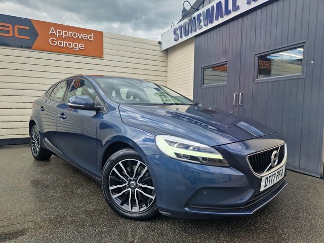 Volvo V40 2.0 T2 Momentum Nav Plus Hatchback Manu Blue
