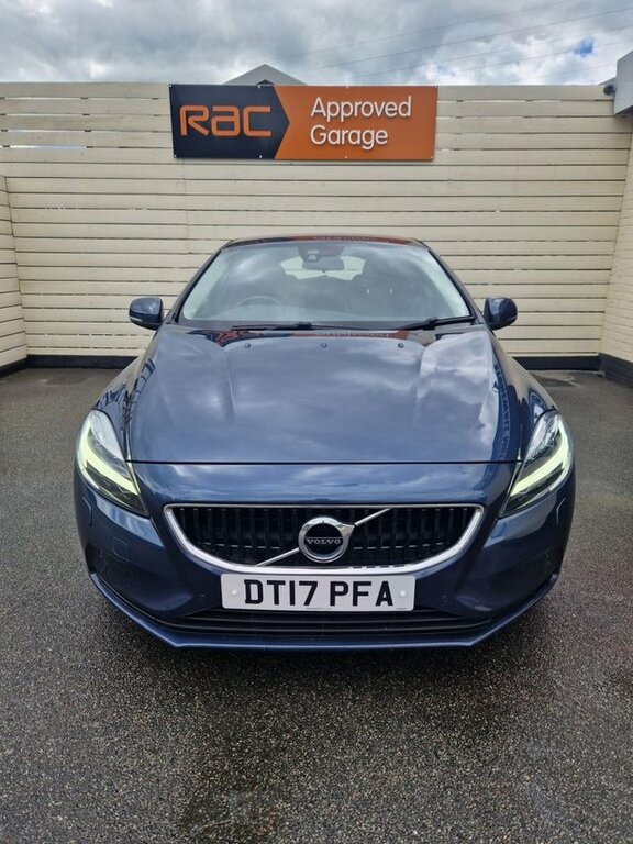 Volvo V40 2.0 T2 Momentum Nav Plus Hatchback Manu Blue #2