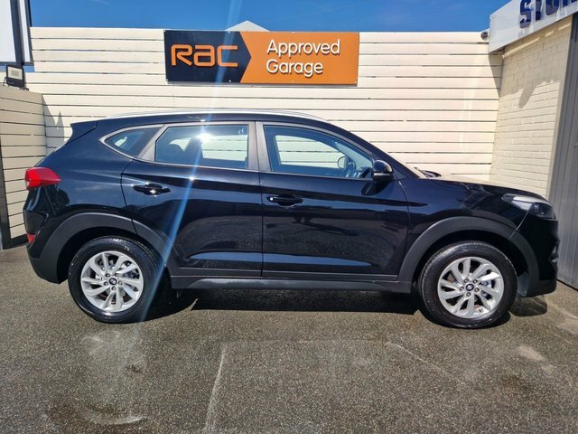 Hyundai Tucson 1.6 Gdi Blue Drive Se Nav Suv Eu DK66LCM Black #4