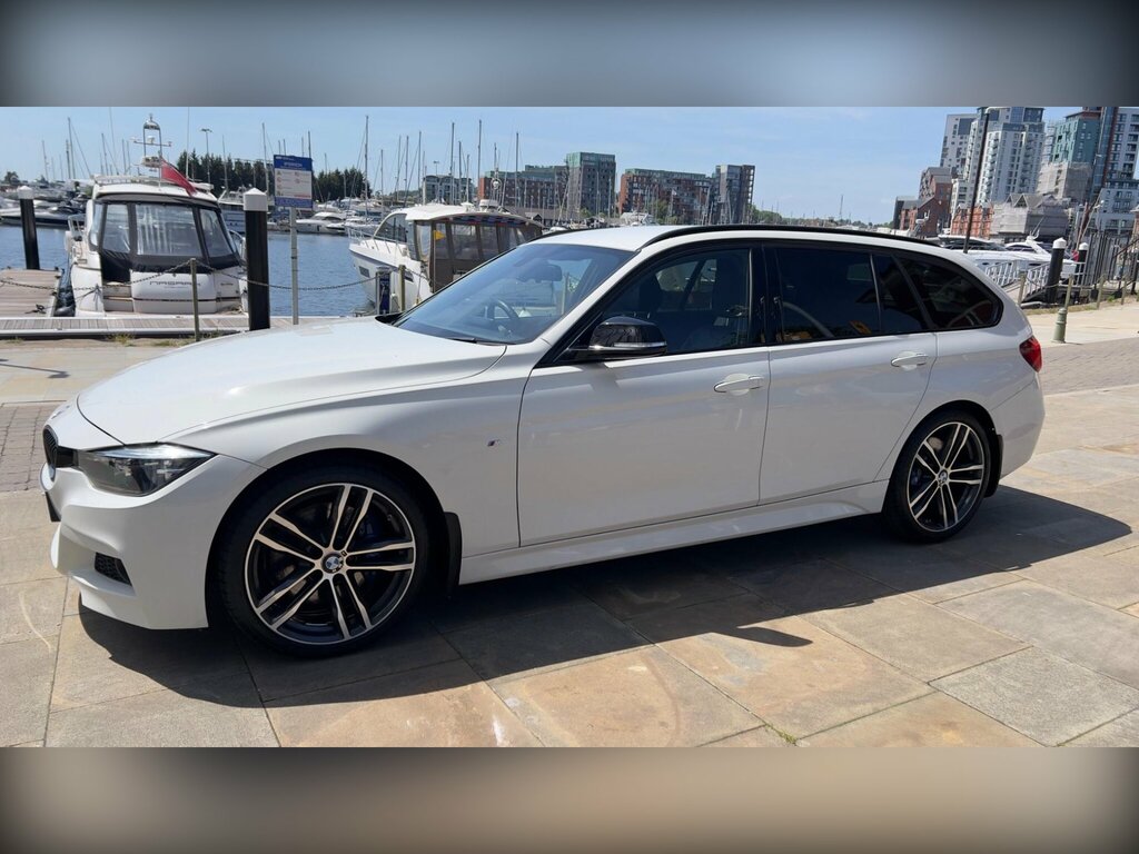 BMW 3 Series 2.0 320I M Sport Shadow Edition Touring MV68CFZ White #3