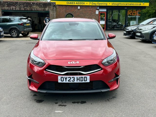 Kia Ceed 1.5 T-gdi 2 Hatchback OY23HDD Red #2