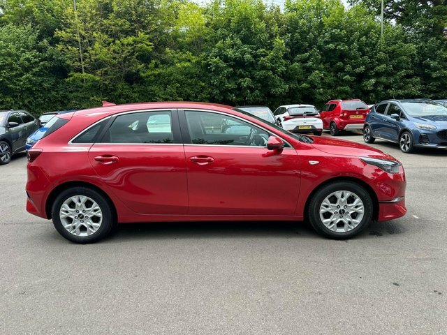Kia Ceed 1.5 T-gdi 2 Hatchback OY23HDD Red #4
