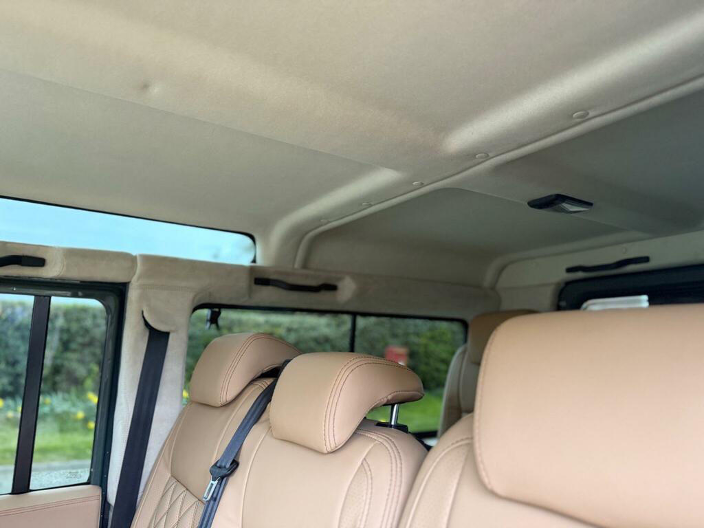 Land Rover Defender 110 2.0 D240 Se 110 Black #39