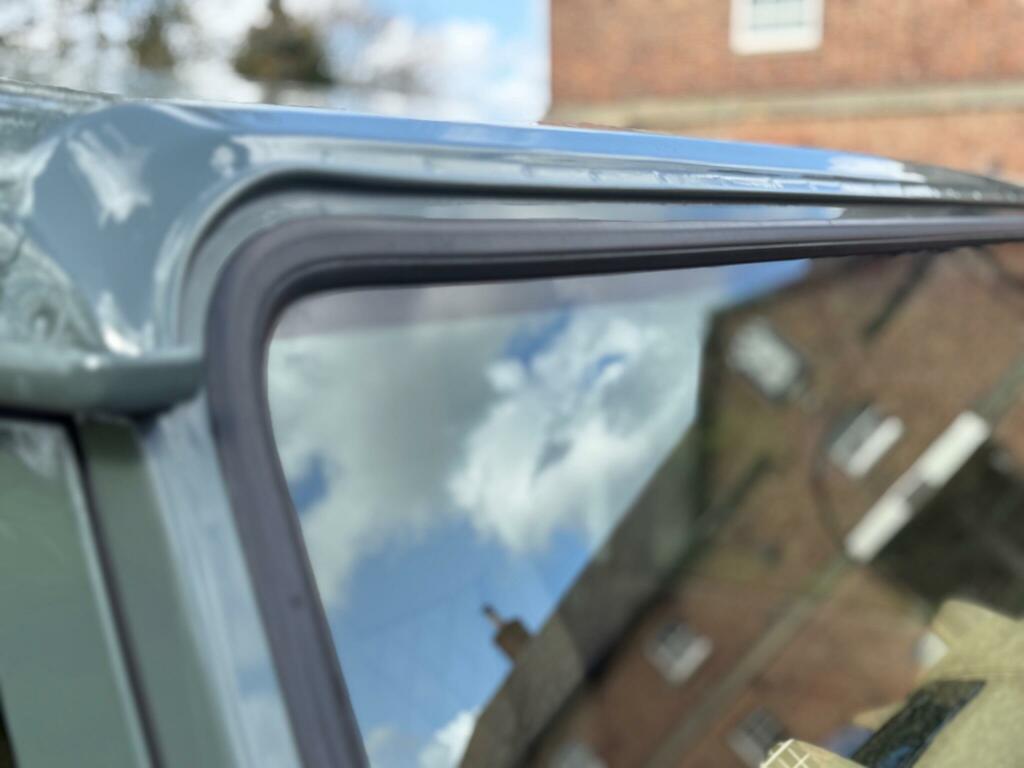 Land Rover Defender 110 2.0 D240 Se 110 Black #52