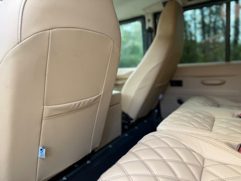 Land Rover Defender 110 2.0 D240 Se 110 Black #42