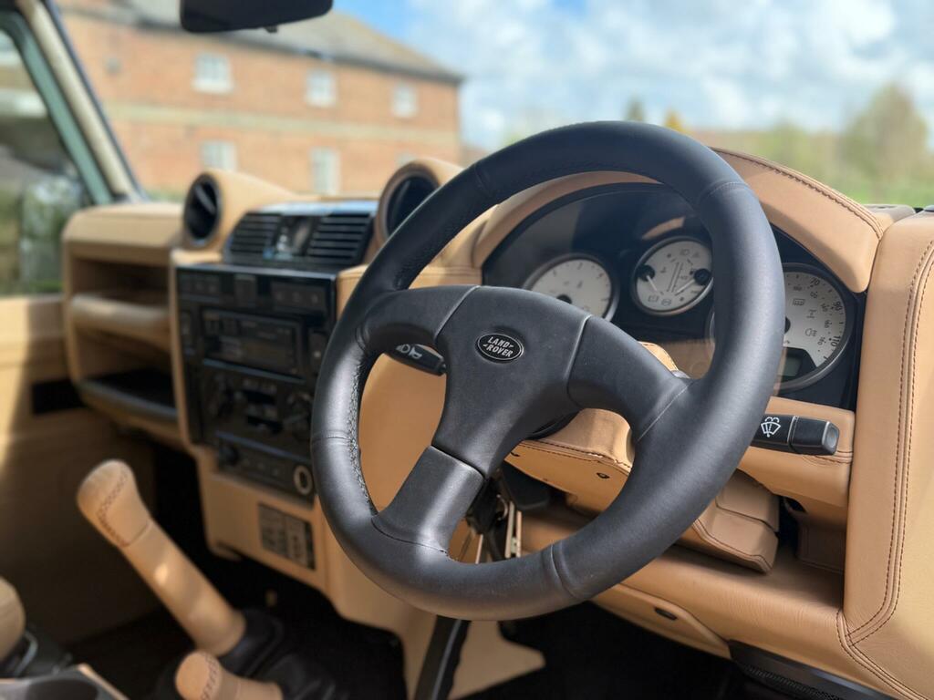 Land Rover Defender 110 2.0 D240 Se 110 Black #36