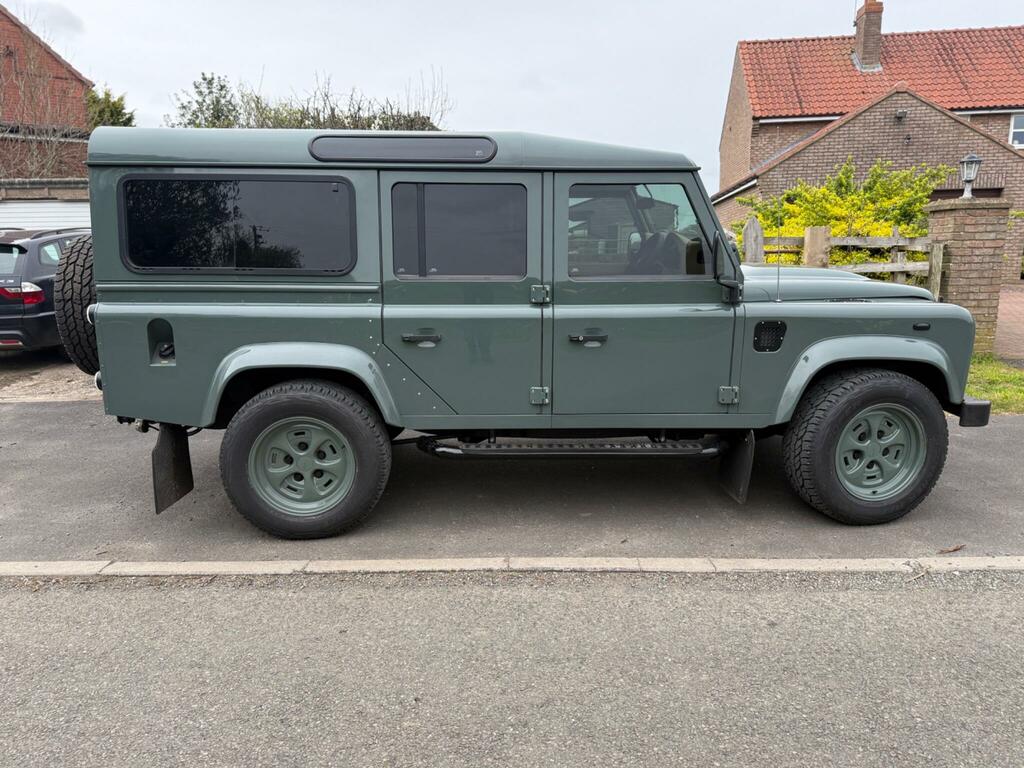 Land Rover Defender 110 2.0 D240 Se 110 Black #12