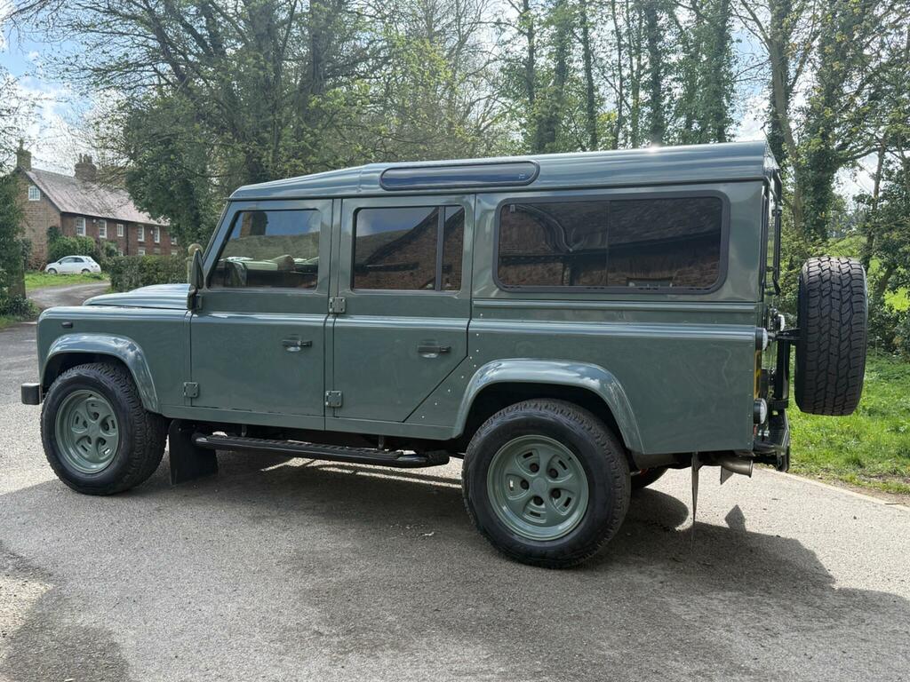 Land Rover Defender 110 2.0 D240 Se 110 Black #5