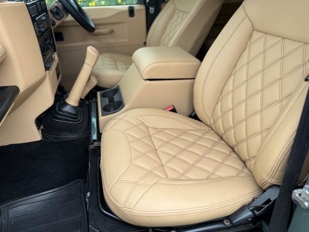 Land Rover Defender 110 2.0 D240 Se 110 Black #31