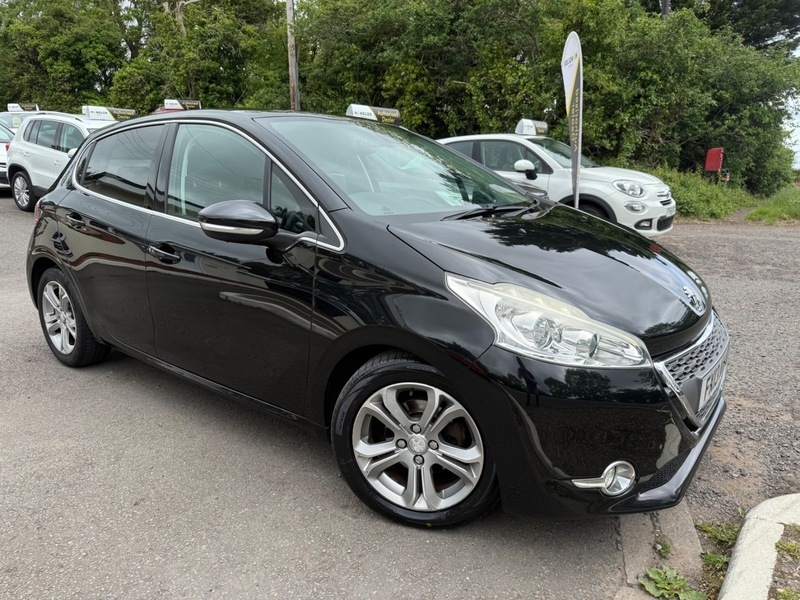 Peugeot e-208 E-hdi Active White #2
