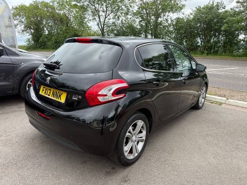 Peugeot e-208 E-hdi Active White #3