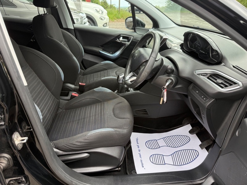 Peugeot e-208 E-hdi Active White #15