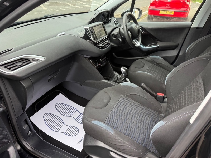 Peugeot e-208 E-hdi Active White #8