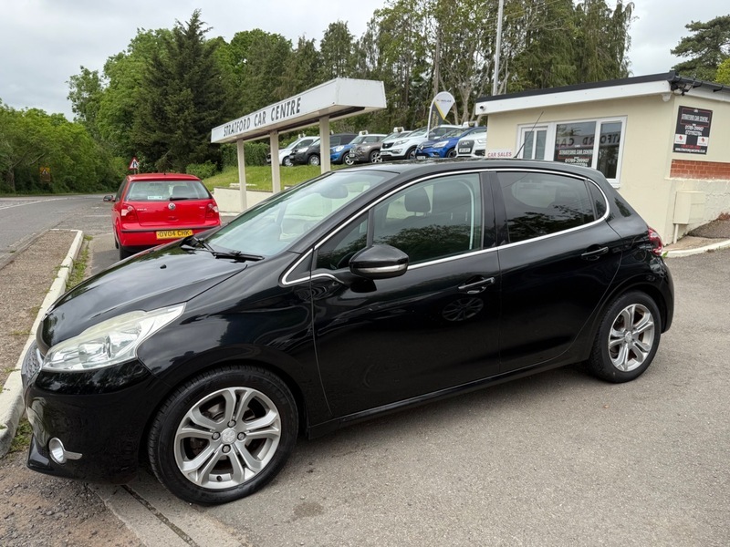 Peugeot e-208 E-hdi Active White #9