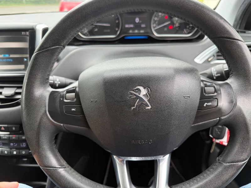 Peugeot e-208 E-hdi Active White #14