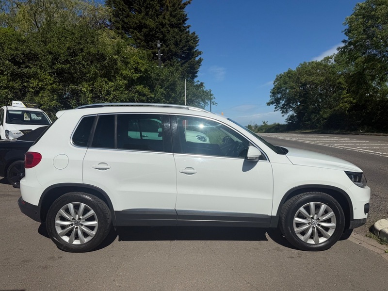 Volkswagen Tiguan Match Tdi Bluemotion Technology DG15KJV White #4