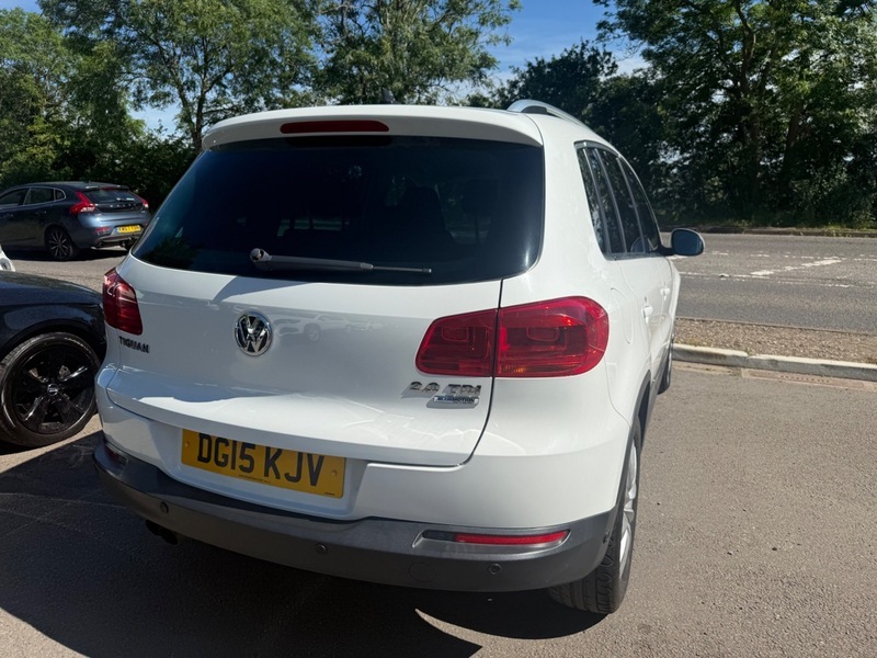 Volkswagen Tiguan Match Tdi Bluemotion Technology DG15KJV White #6