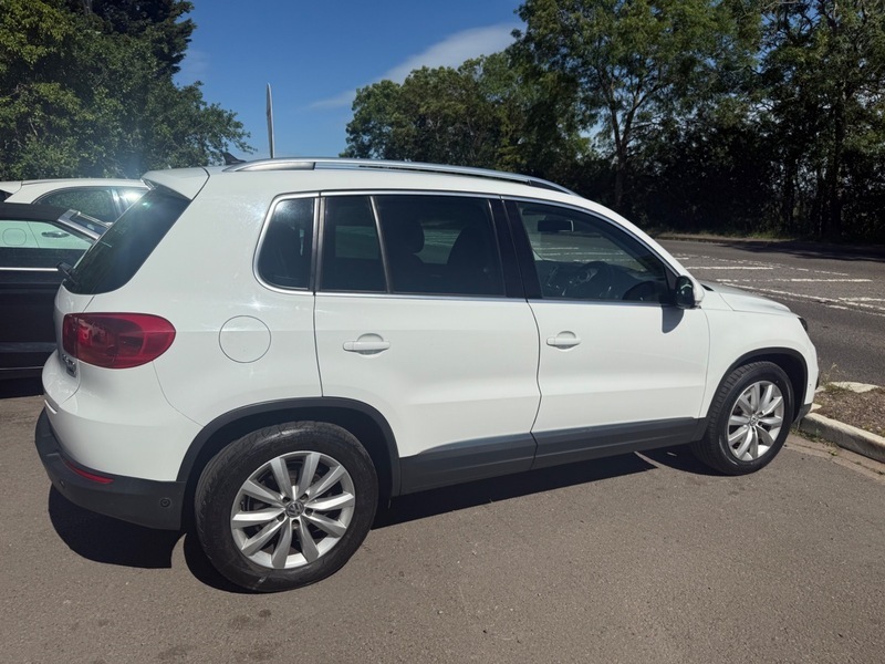 Volkswagen Tiguan Match Tdi Bluemotion Technology DG15KJV White #3