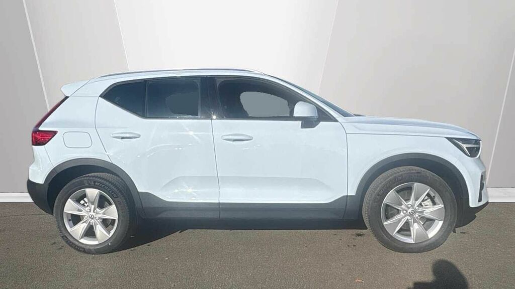 Volvo XC40 Core, B3 Mild Hybrid, SP26ZXC Blue #3