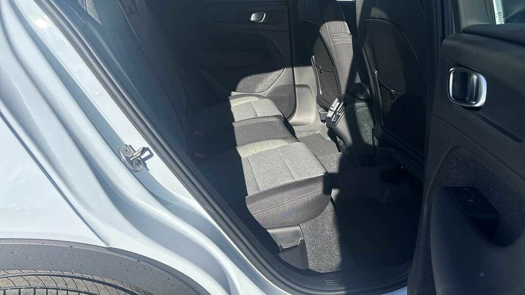 Volvo XC40 Core, B3 Mild Hybrid, SP26ZXC Blue #6